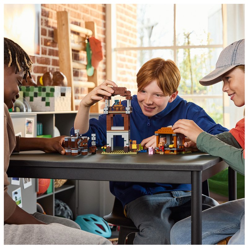 LEGO Minecraft The Pillager Outpost and Ravager Building Set (21278) 3 LEGO Minecraft The Pillager Outpost and Ravager Building Set (21278)