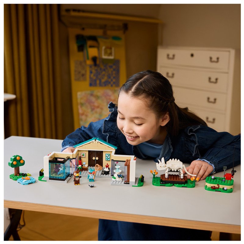 LEGO Animal Crossing Blathers's Museum Collection Building Set (77056) 3 LEGO Animal Crossing Blathers's Museum Collection Building Set (77056)