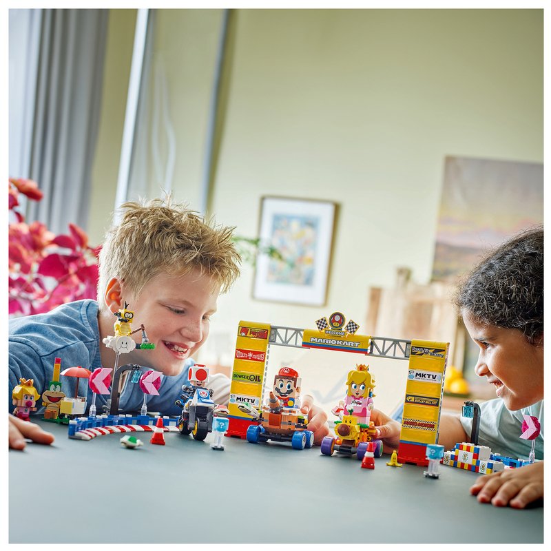 LEGO Super Mario Kart Baby Peach & Grand Prix Building Set (72036) 3 LEGO Super Mario Kart Baby Peach & Grand Prix Building Set (72036)